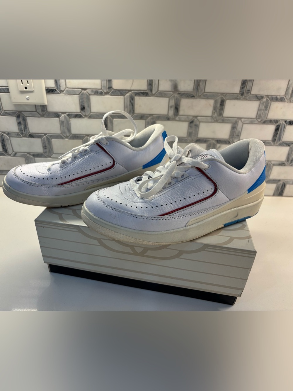 Nike Air Jordan Women's Sneakers Box (Gray)